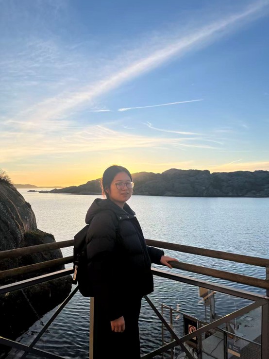 En kvinna vid havet